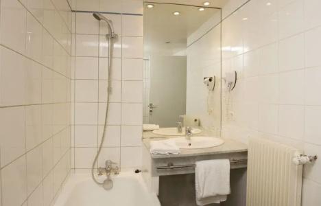 Ours Blanc - Place Victor Hugo - 19