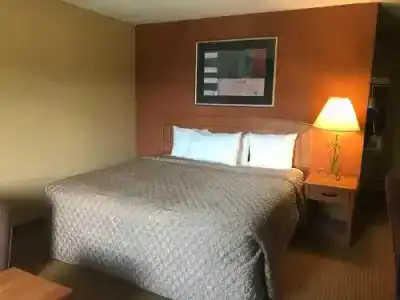 Fairview Inn - Airport - 5
