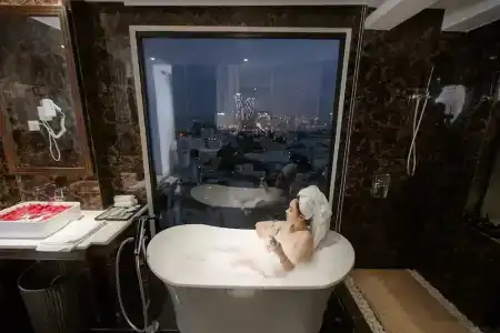 Adaline and Suite - 99
