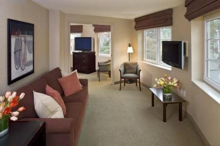 Silver Cloud - Seattle Broadway - 2