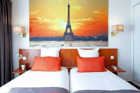Alyss Saphir Cambronne Eiffel - 31