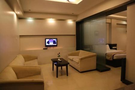 The Curzon Court - 30
