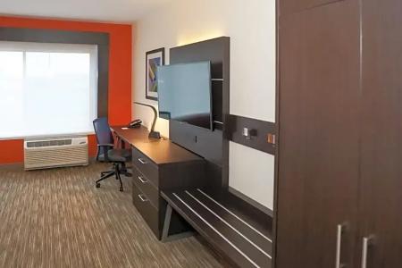 Holiday Inn Express & Suites - Aurora Medical Campus, An Ihg - 73