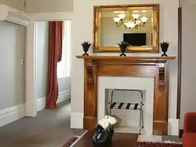 Merivale Manor - 10