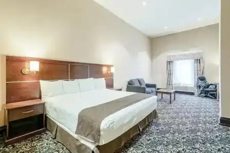 Woodbine & Suites - 36