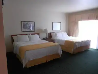 Hawthorn Suites - 45