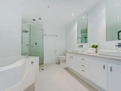 Oceana On Broadbeach - 35