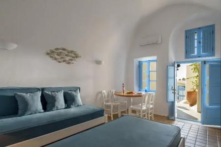 Pantelia Suites - 39