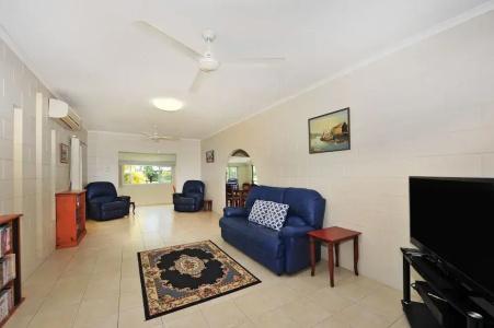 Seascape Holidays - 53 Reef Street - 4