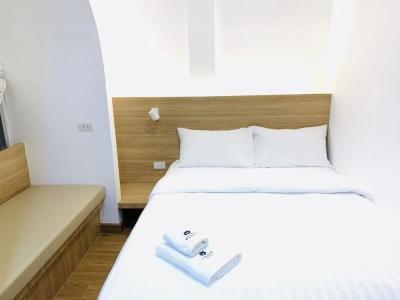 Oyo 753 Atnest Hostel - 2