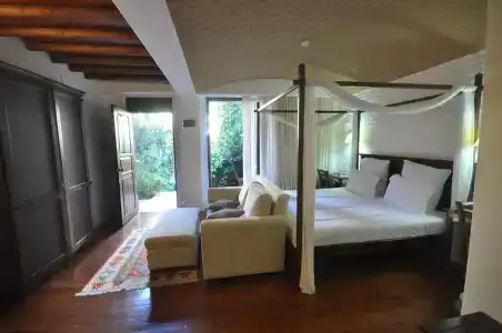 El Vino & Suites - 4