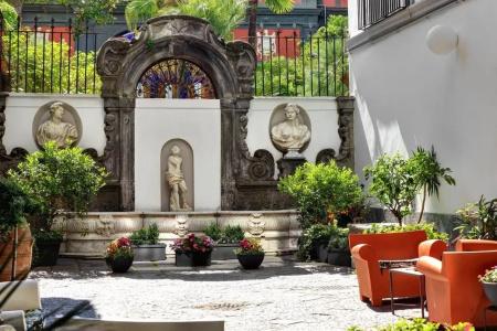 Piazza Bellini & Apartments - 17