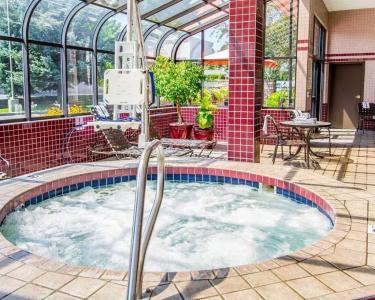 Quality Inn Oakwood - 43