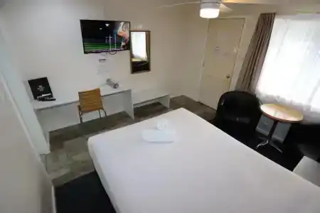 Reign Inn - 89