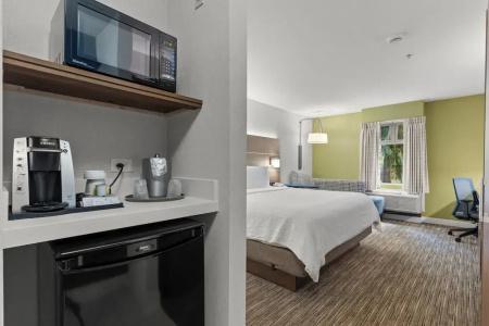 Holiday Inn Express and Suites, an IHG - 75