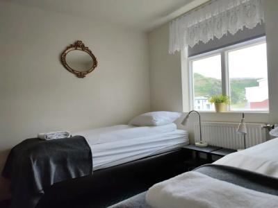 Mikligardur Guesthouse - 3