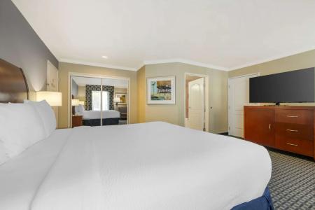 Best Western Plus Marina Shores - 44