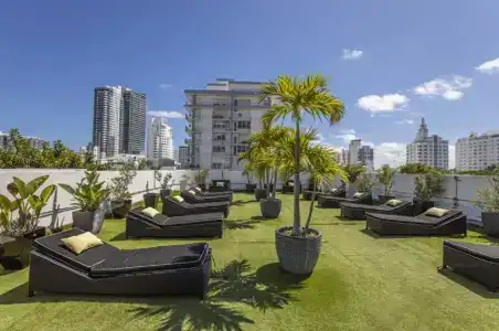 Lincoln Arms Suites - 13