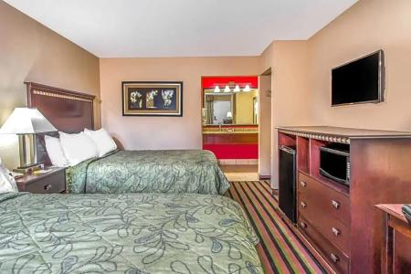 Days Inn by Wyndham Fort Lauderdale Airport Cruise Port - 19