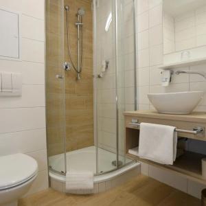 Astoria & Medical Spa - 10