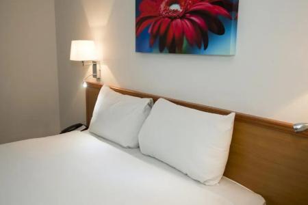 Ramada Cambridge - 14