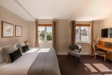 The Resident Kensington - 41