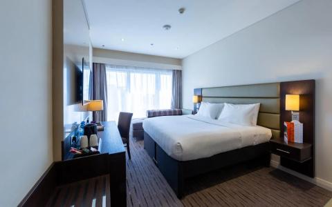 Premier Inn Airport - 32