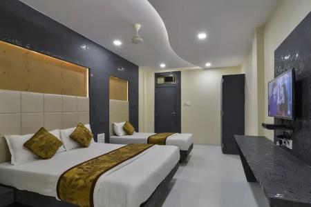 Aroma- Dadar - 36