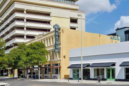 O'Brien Riverwalk Boutique - 0
