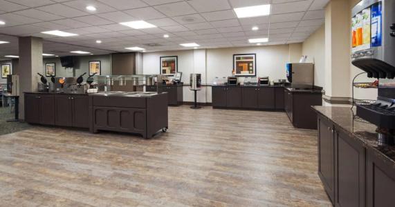 Ramada Plaza by Wyndham Virginia Beach - 36