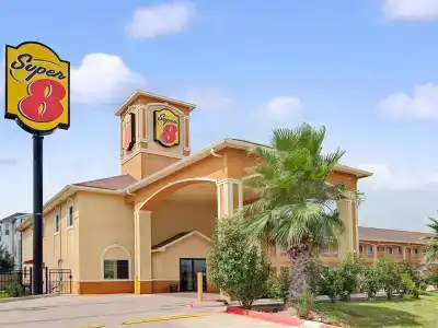 Super 8 by Wyndham Houston North I-45 - 0