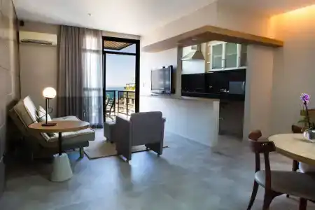 Ritz Leblon - 40
