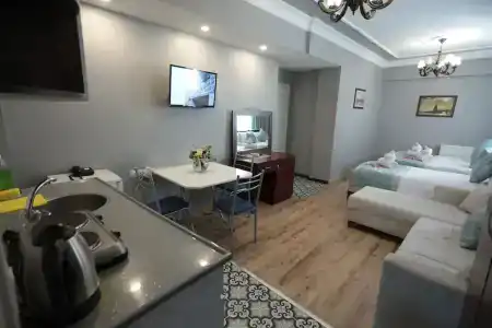 White Pearl Apart - 60