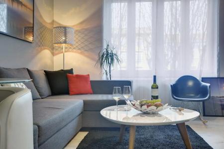 d&a Center  With Free Parking - 9