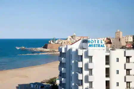 Mistral - 8