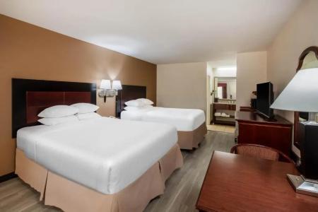 Days Inn & Suites by Wyndham - 31
