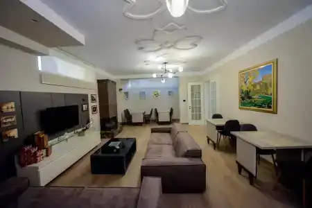 Vila Tirana - 12