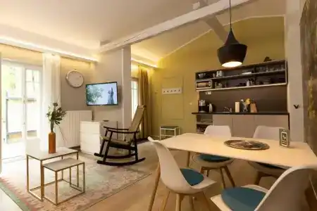 Little Suite - 52