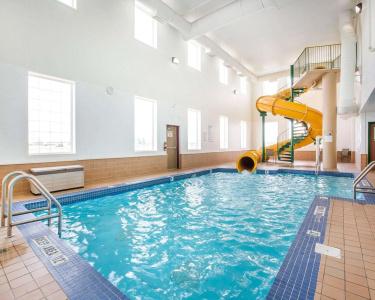 Quality Inn & Suites - 12