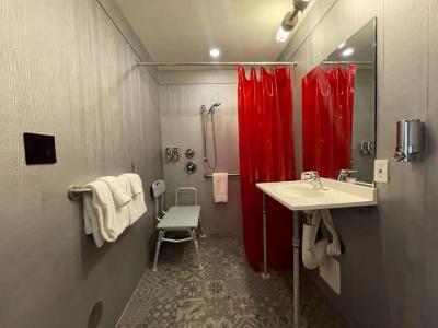 Gaythering - Gay Hotel - All Adults Welcome - 35