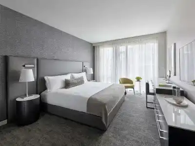 Smyth Tribeca - 80