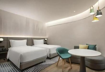 Holiday Inn Shanghai Nanjing Road, An Ihg - 35
