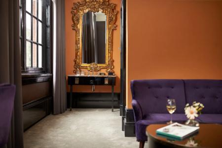 The College - 41