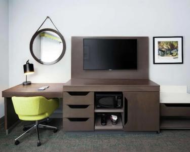 Hampton Inn & Suites - 65