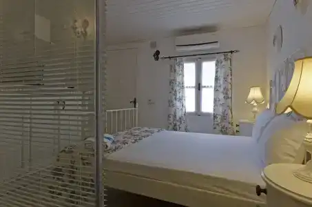 AlaÇAti Roka TaŞ Butİk - 2