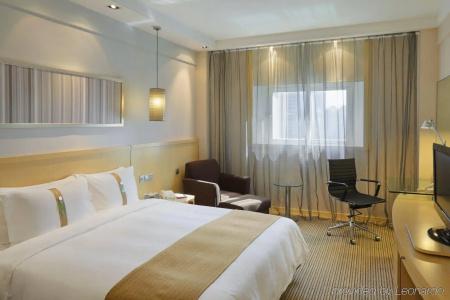 Park Inn by Radisson Shanghai Downtown - 2