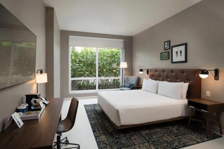 Four Points by Sheraton - 6