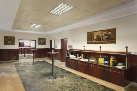 Ramada & Suites by Wyndham Bucharest North - 15