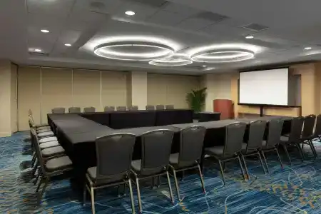 Hilton & Spa - 21
