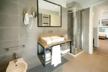 Bergamo Inn 15 - 60